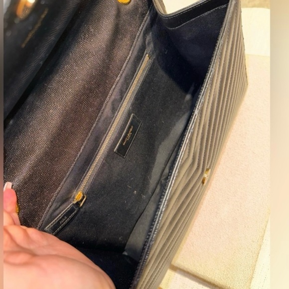 MUST HAVE YSL GORGEOUS HANDBAG! - Picture 8 of 9